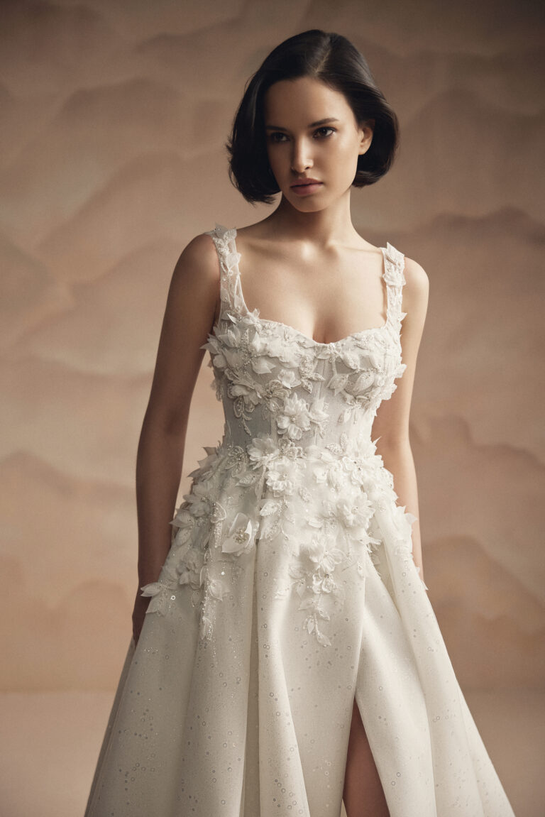 Vjrenčanica A kroja sa bretelama i 3D detaljima latica