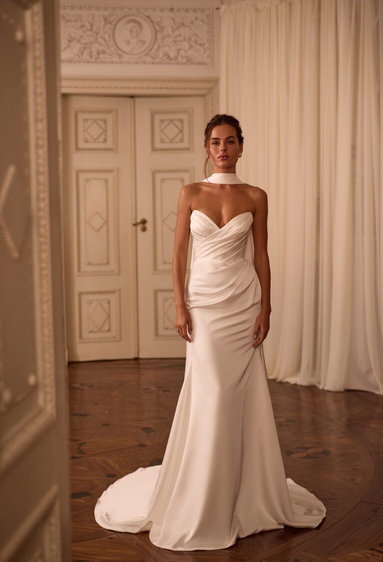 Prednja strana satenske vjenčanice sirene