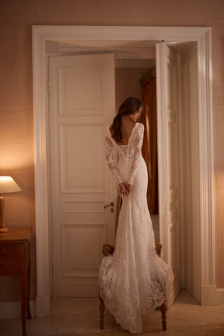 Sirena vjenčanica od čipke - slika sa zadnje strane