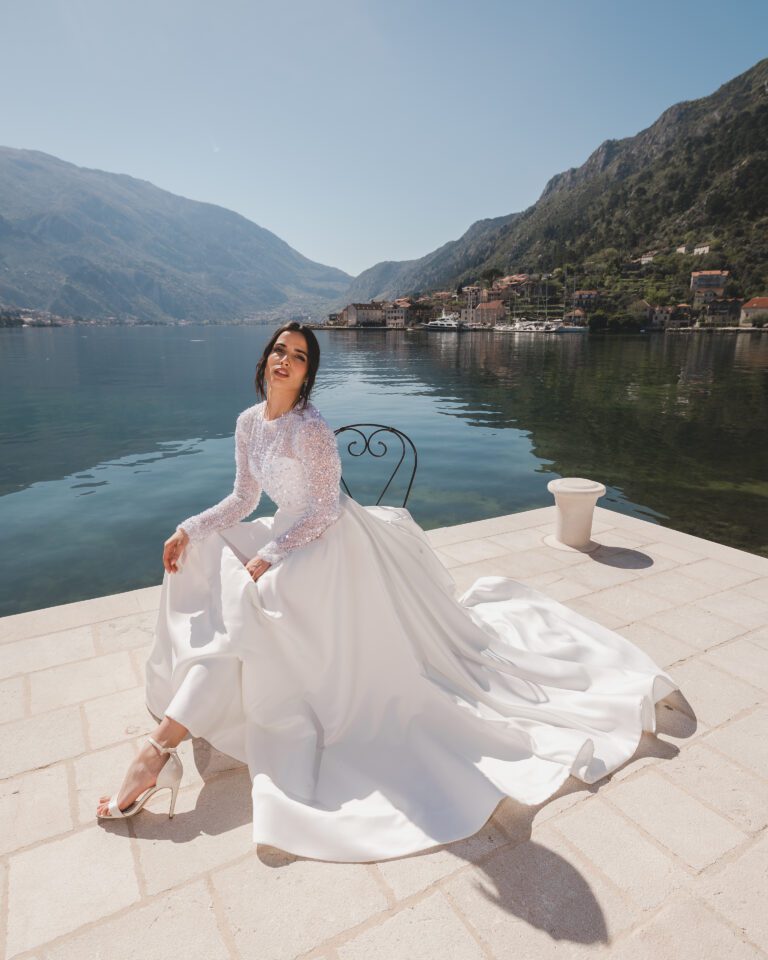 A kroj vjenčanica - kombinacija čipke i satena