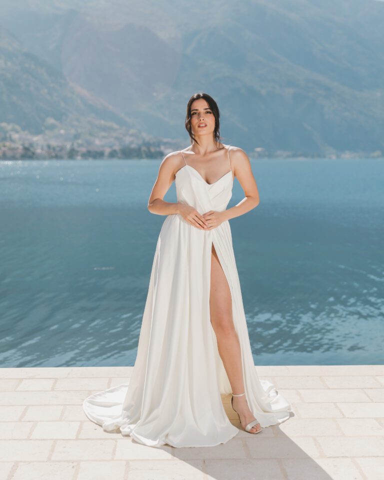 Satenska vejnčanica blagog A kroja sa bretelama