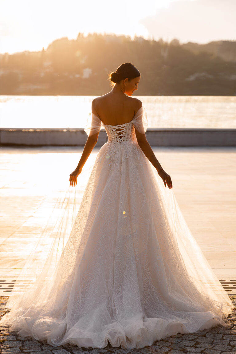 Korset vjenčanica A kroja svjetlucavog donjeg dijela