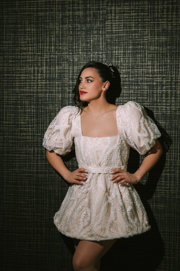 Kratka haljina na puf slonova kost