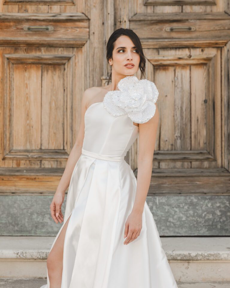 Haljina od brokata sa cvijetom