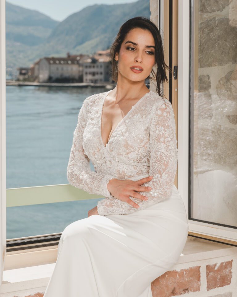 Sirena vjenčanica V izreza dubokog