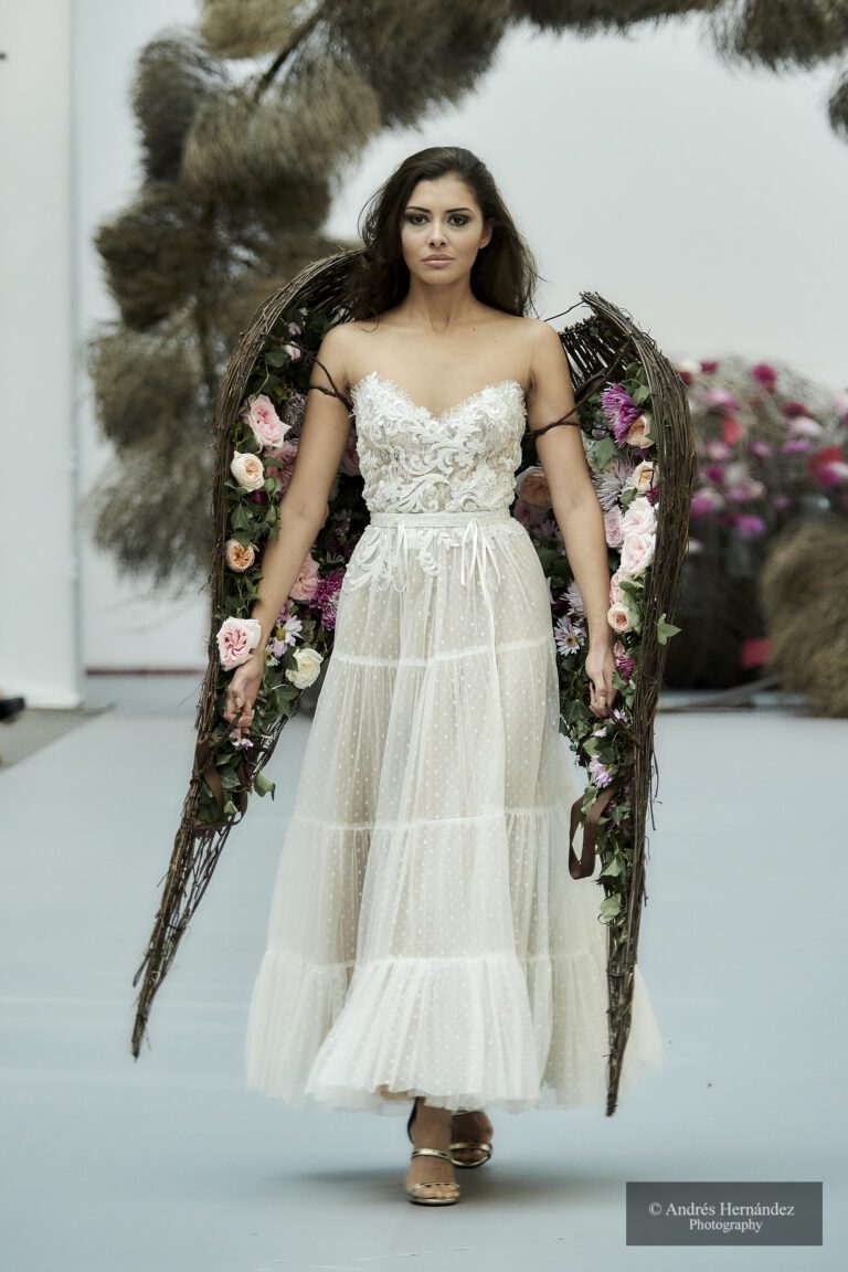 Korset vjenčanica do članka sa volanima