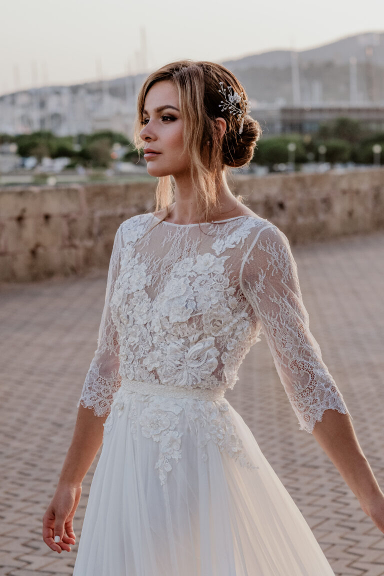 Čipkana haljina A kroja i kombinaciji sa svilom